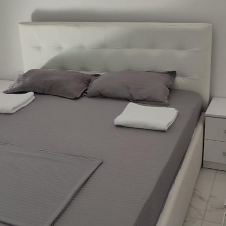 Golem Apartment Ngoại thất bức ảnh