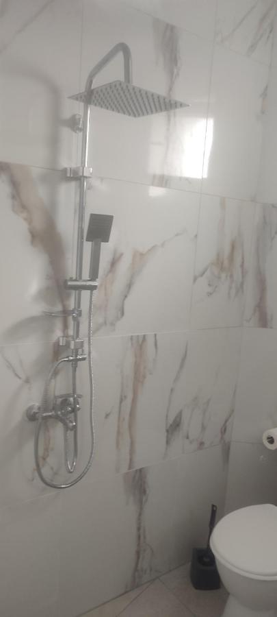 Golem Apartment Ngoại thất bức ảnh