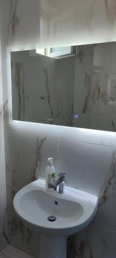 Golem Apartment Ngoại thất bức ảnh