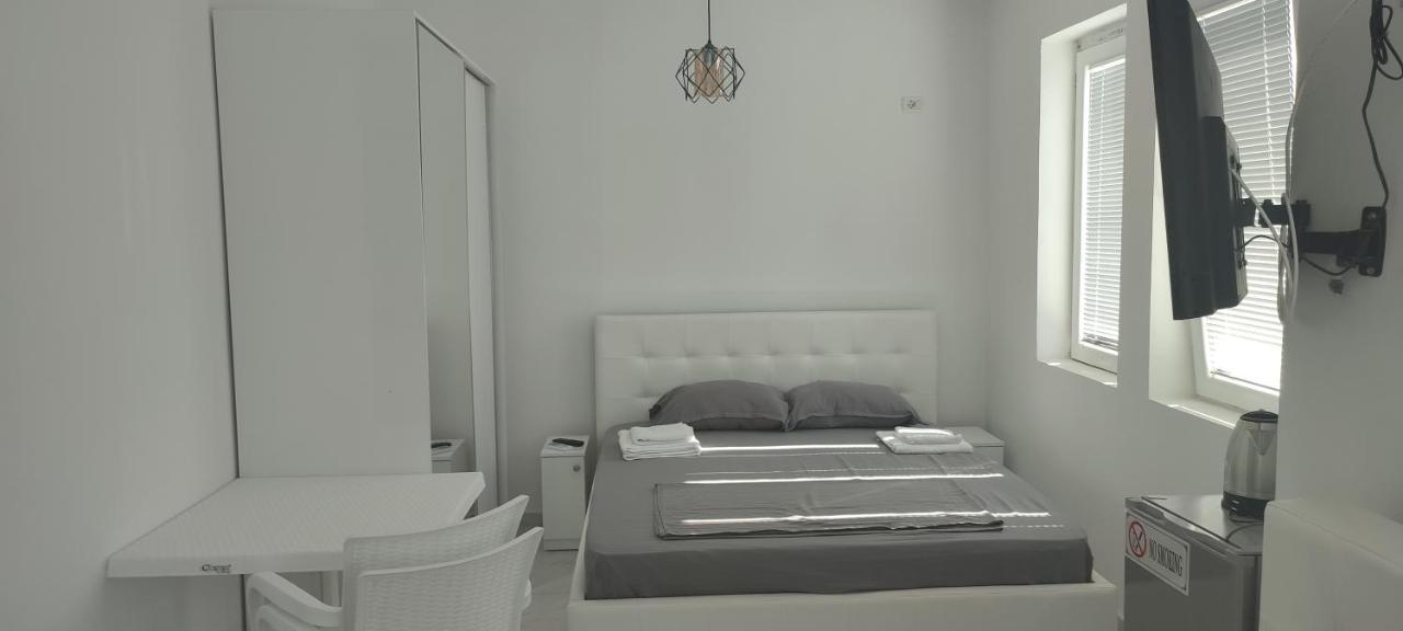 Golem Apartment Ngoại thất bức ảnh