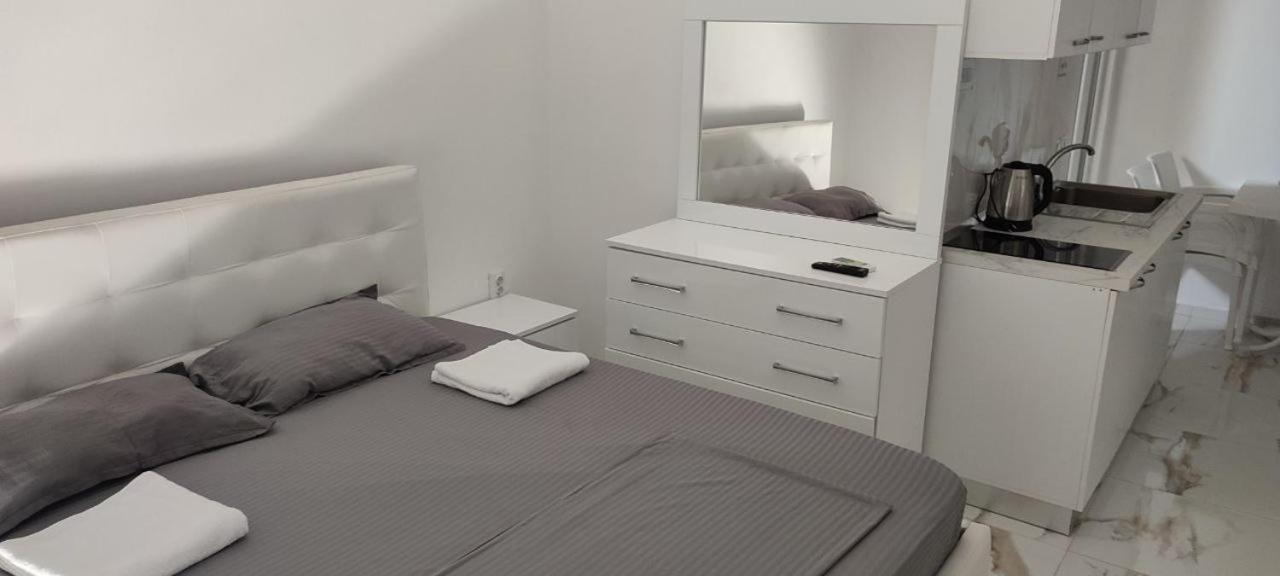 Golem Apartment Ngoại thất bức ảnh