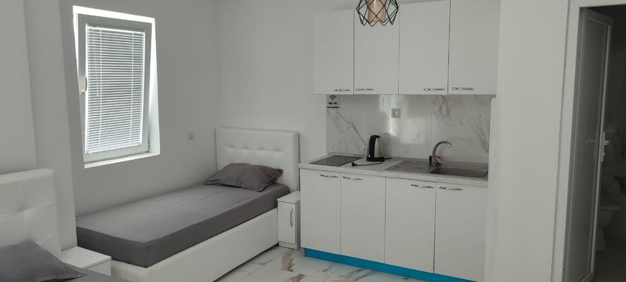 Golem Apartment Ngoại thất bức ảnh