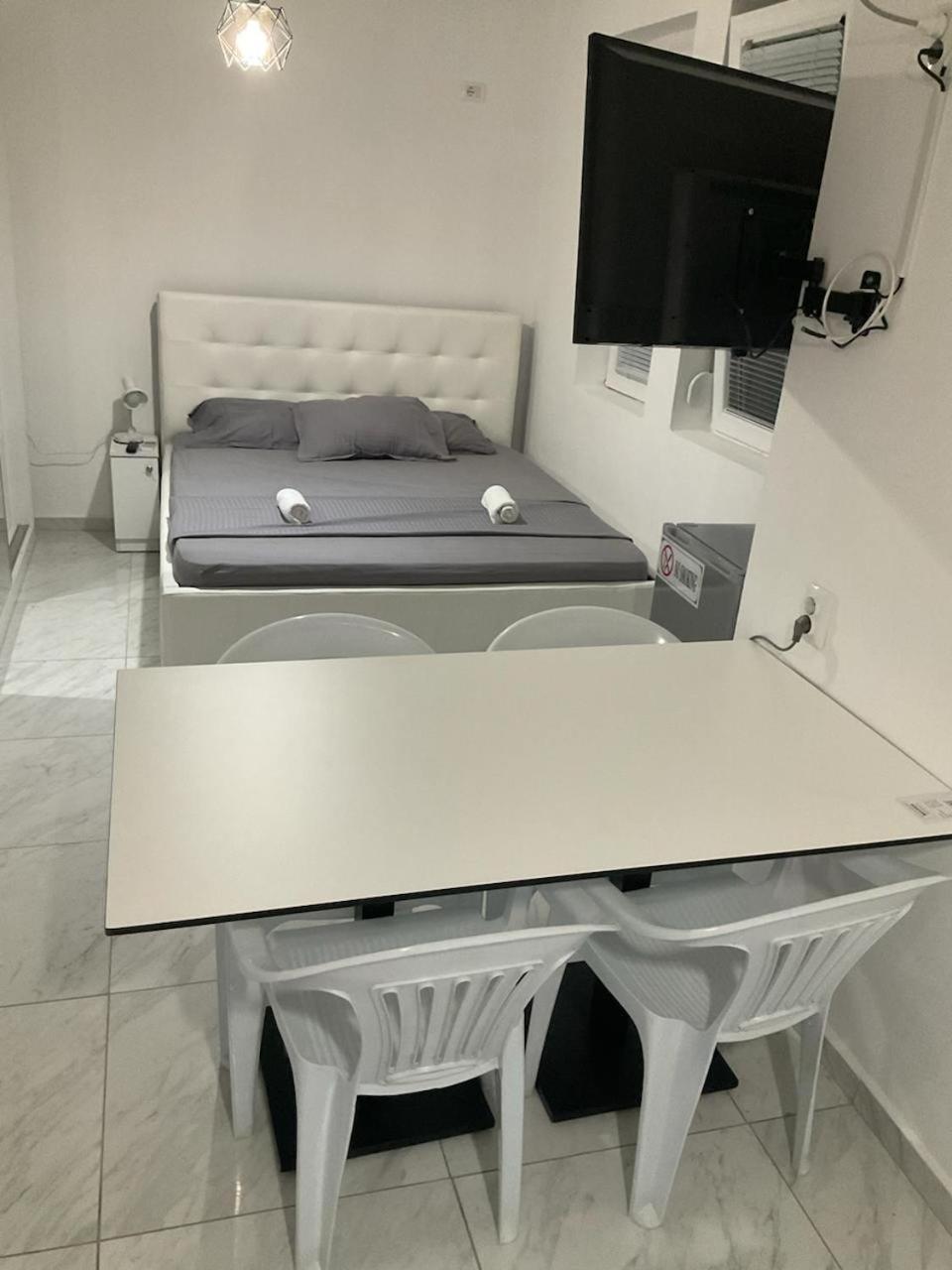 Golem Apartment Ngoại thất bức ảnh