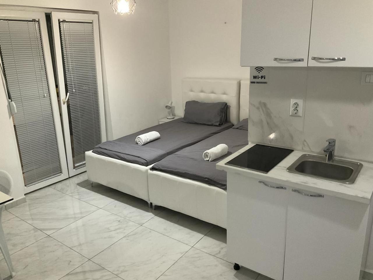 Golem Apartment Ngoại thất bức ảnh